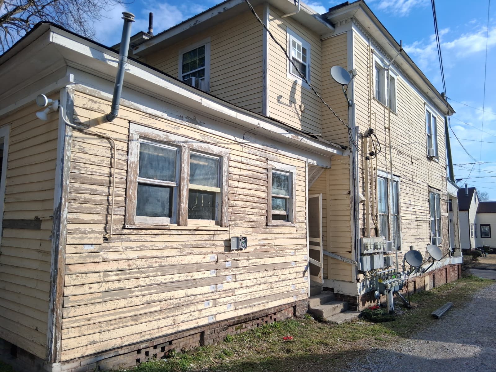 Exterior 12